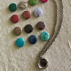 Magnabilities chain necklace with 13 inserts